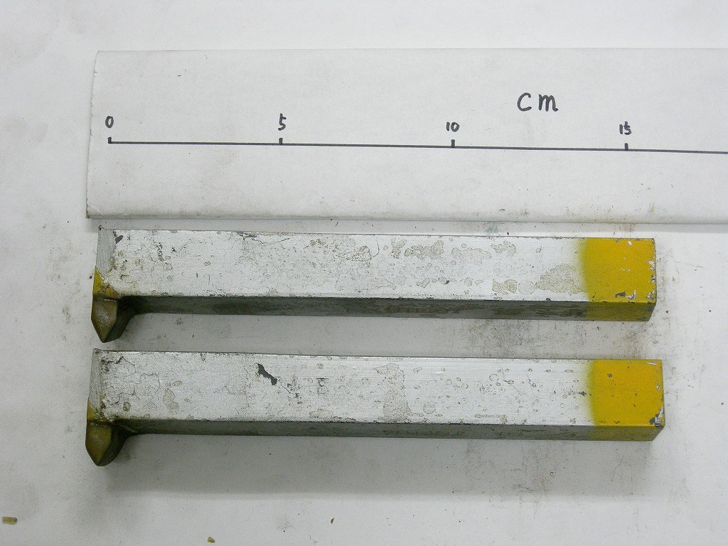 切削工具　バイト　15-3 19角　UTi40T 黄色