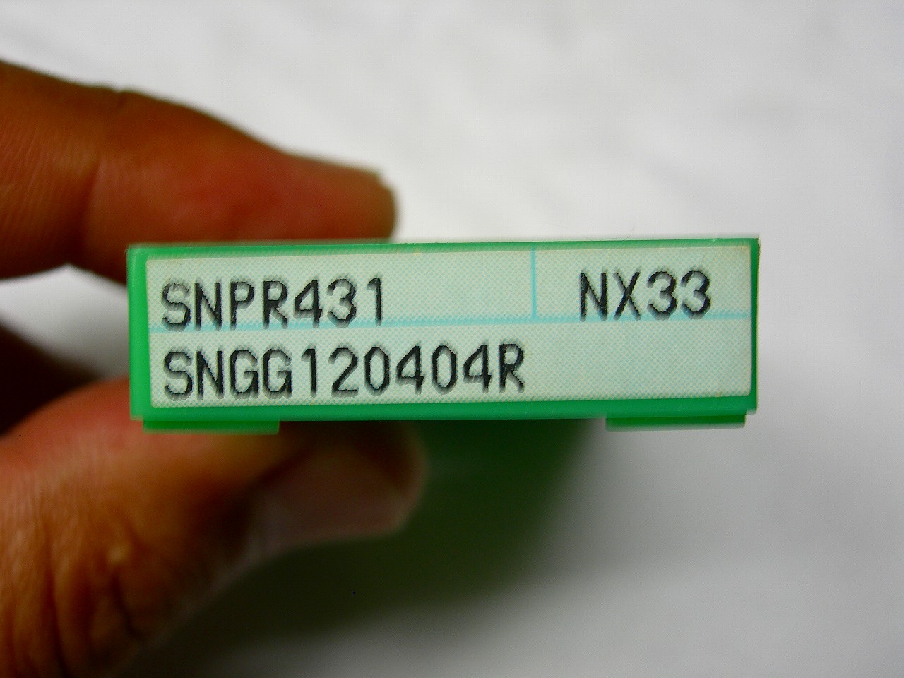 三菱マテリアル　SNGG120404R NX33